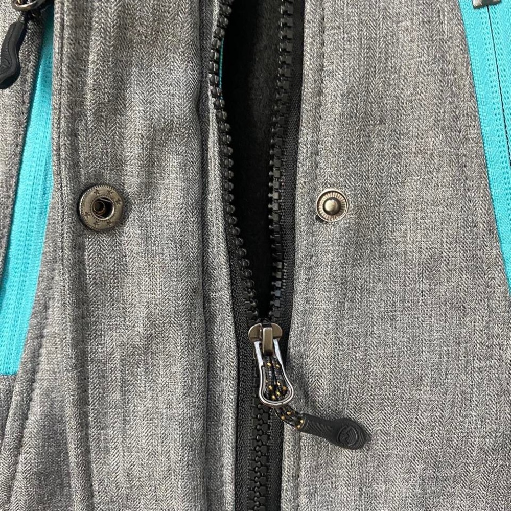 Snow/Ski Jacket - Picture 3 of 8